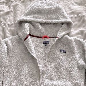 Women’s Patagonia Teddy soft material.